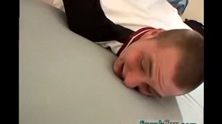 Гомик на кровати и стоя порет гопника по упругой жопе